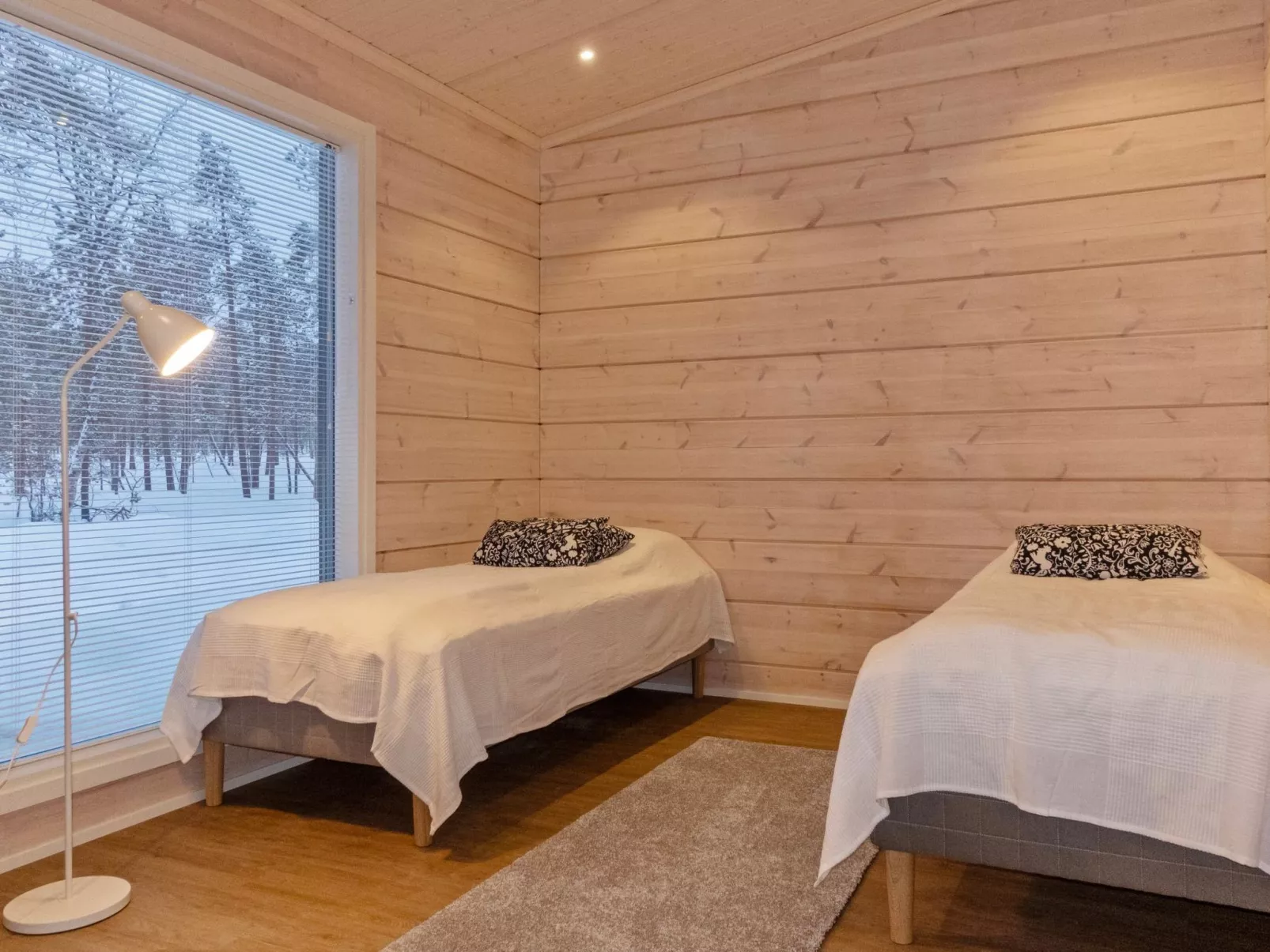 Villa paadari-Drinnen