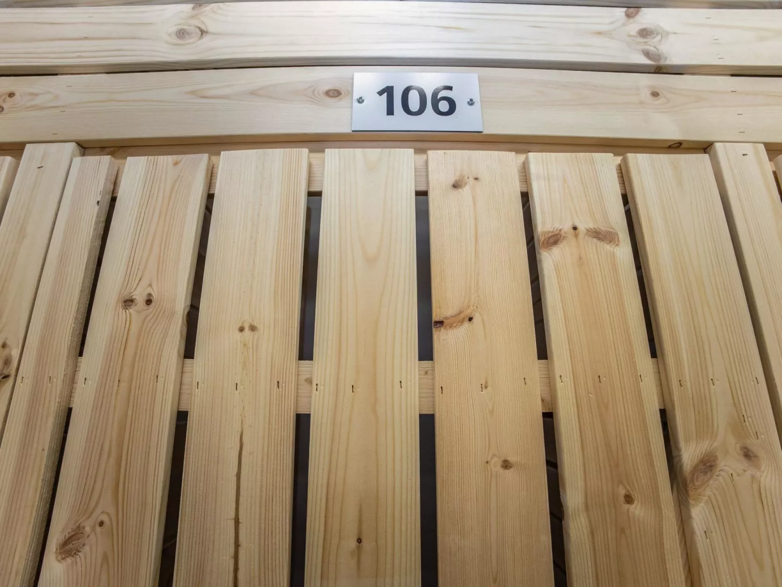 Levistar vi as. 6106-Drinnen