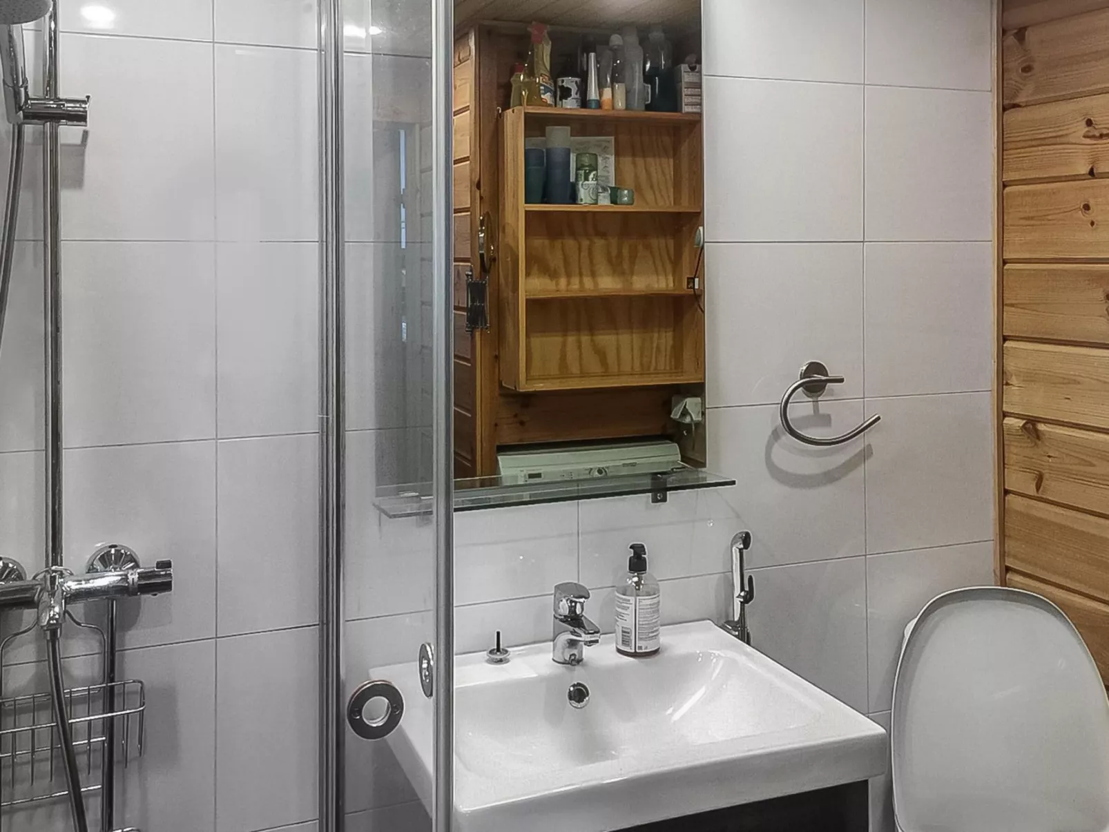 Lomaylläs b26 /palovaarankaarre 8 a-Dedans