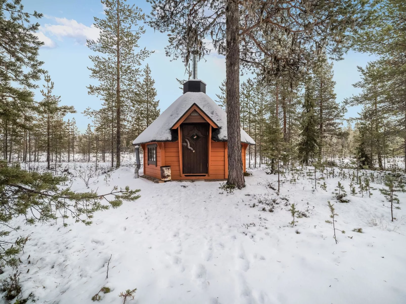 Kuukkelintupa 1-Drinnen