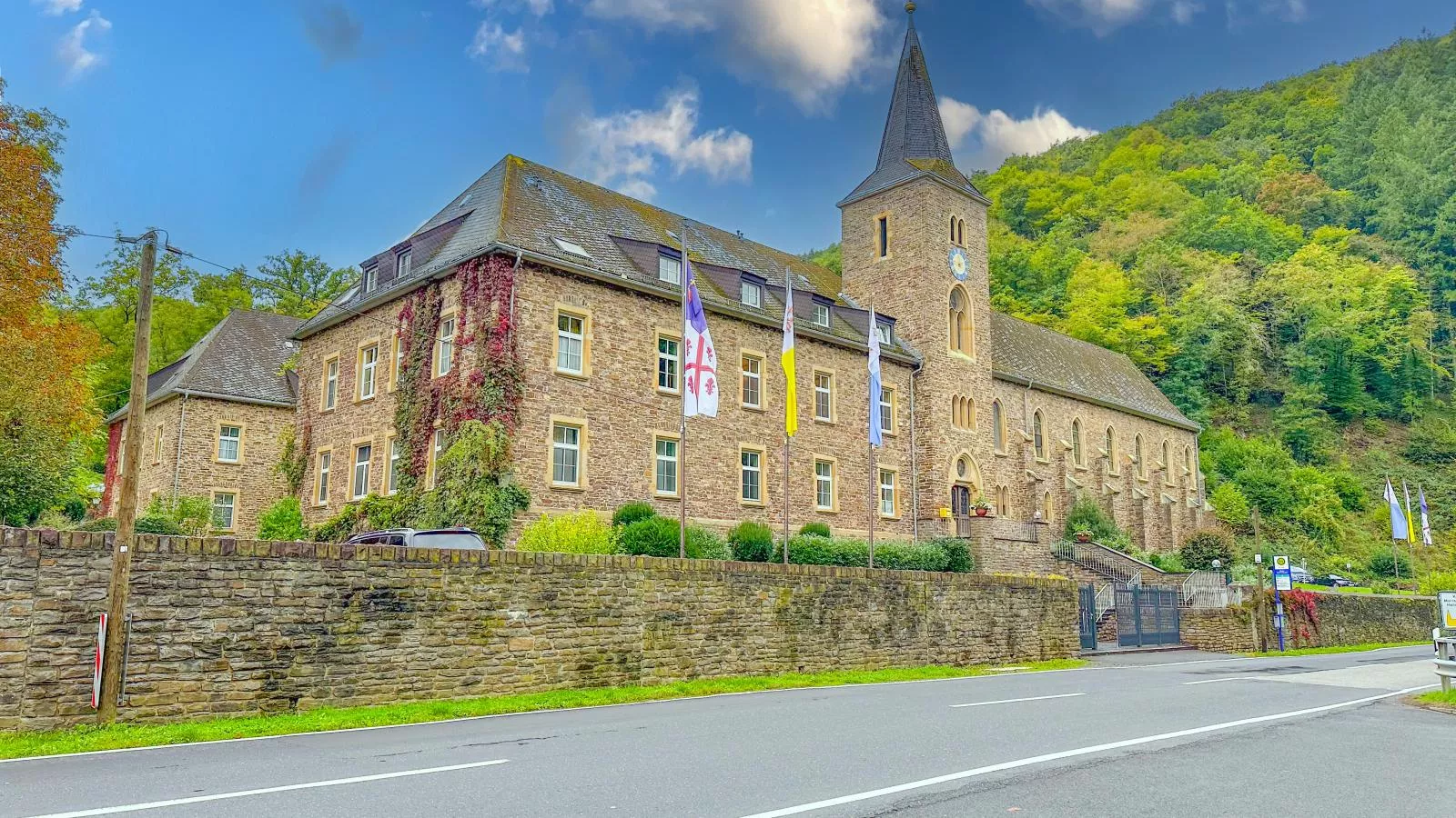 Herrenhaus-Areas within 20km in summer