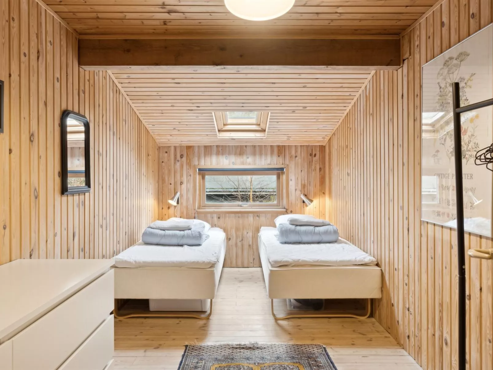 "Gunward" - 3km from the sea-Inside