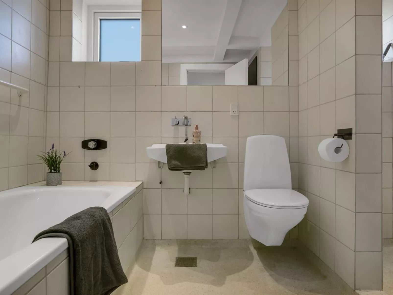 "Amina" - 200m from the sea-Drinnen