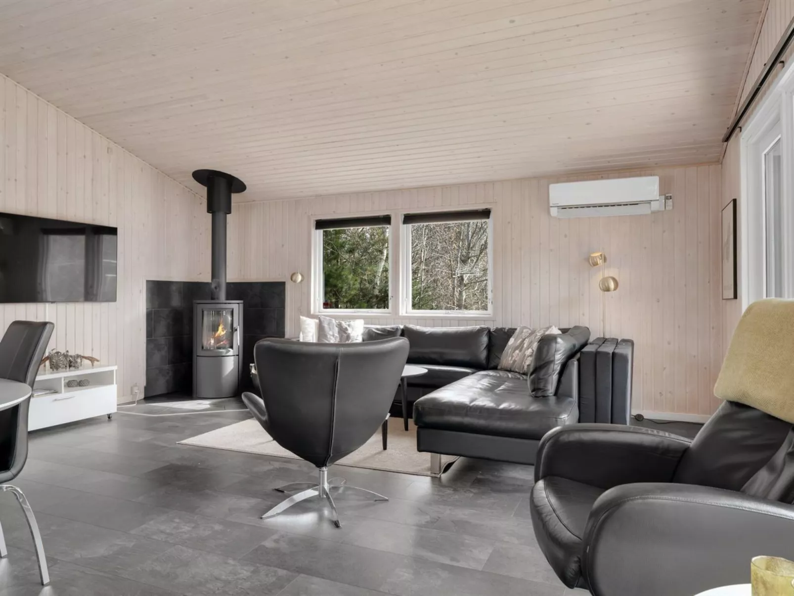 "Onni" - 2.3km from the sea-Inside