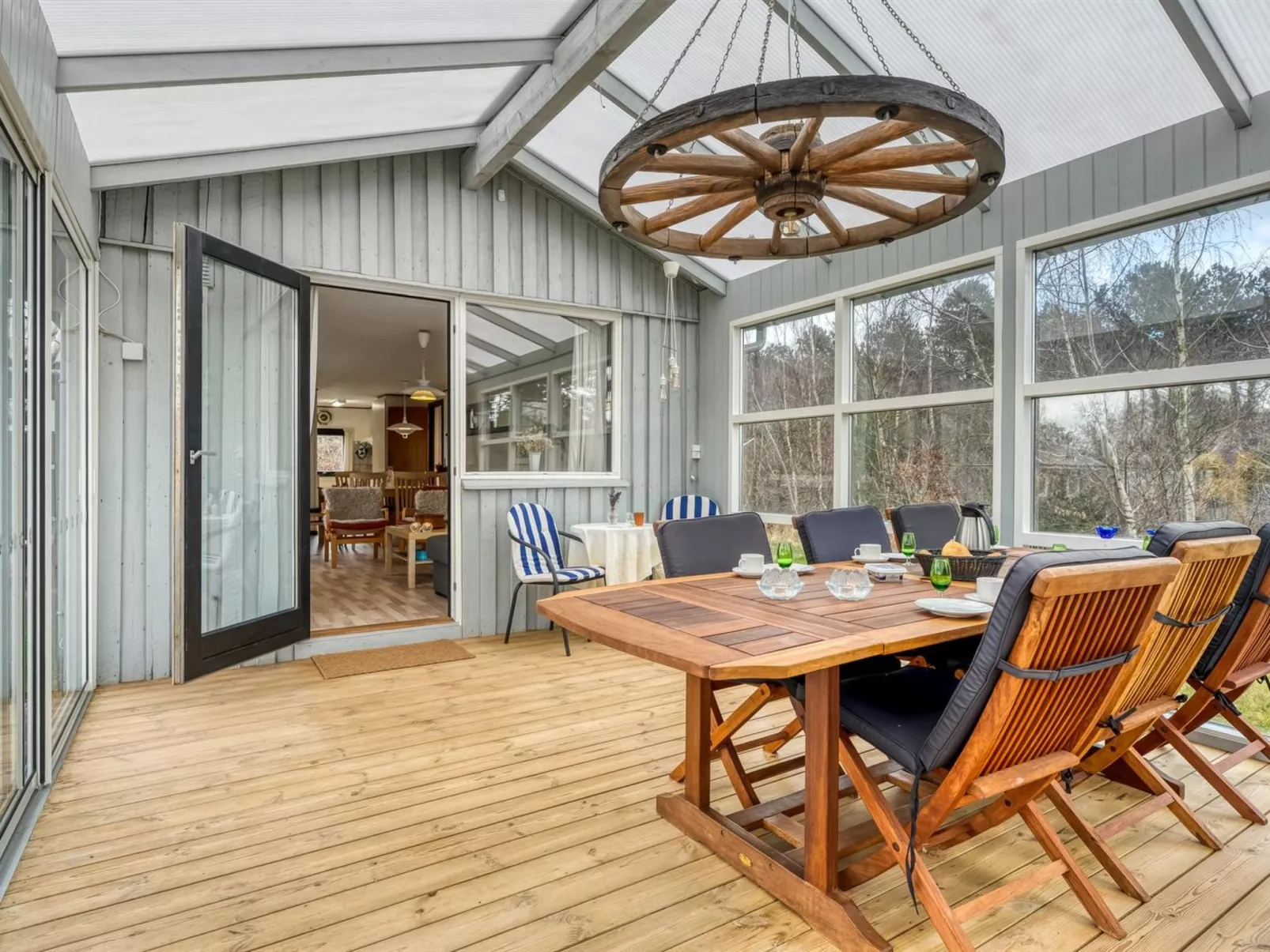 "Hælf" - 600m from the sea-Inside