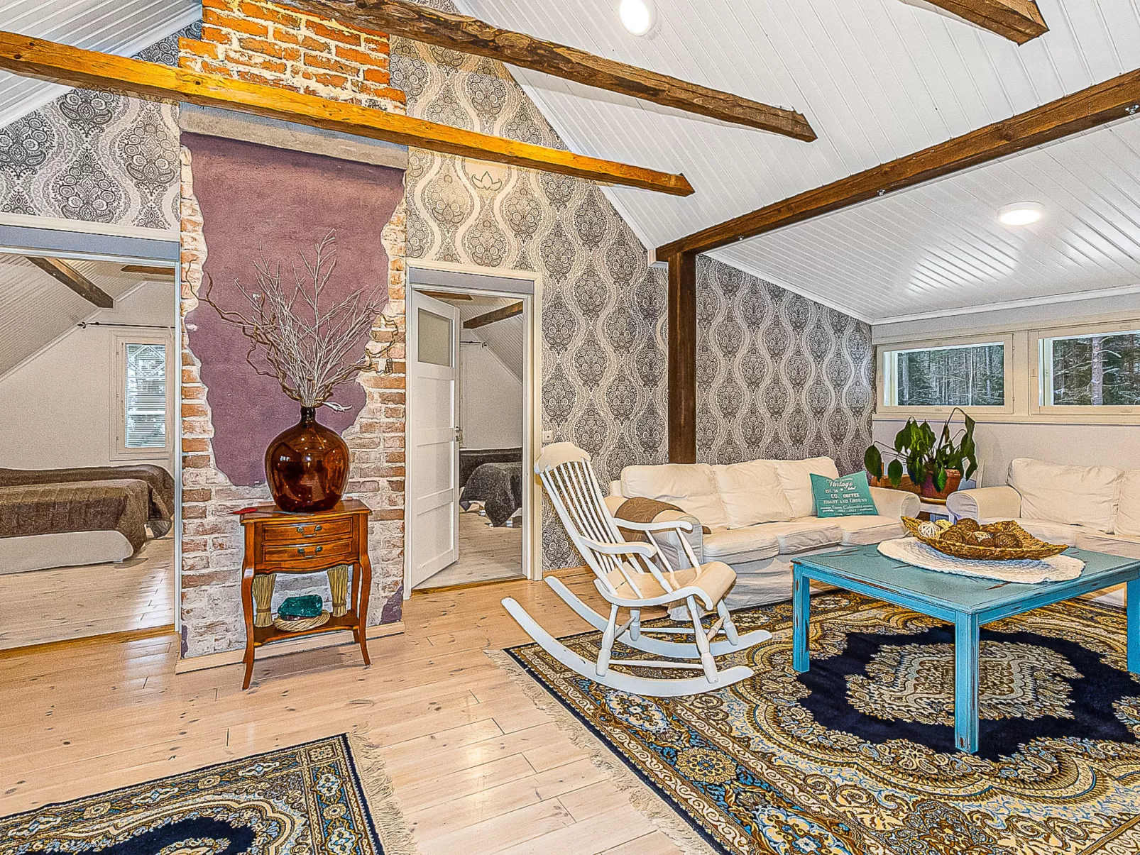 Päätalo, mökkilomat ja perhejuhlat-Dedans