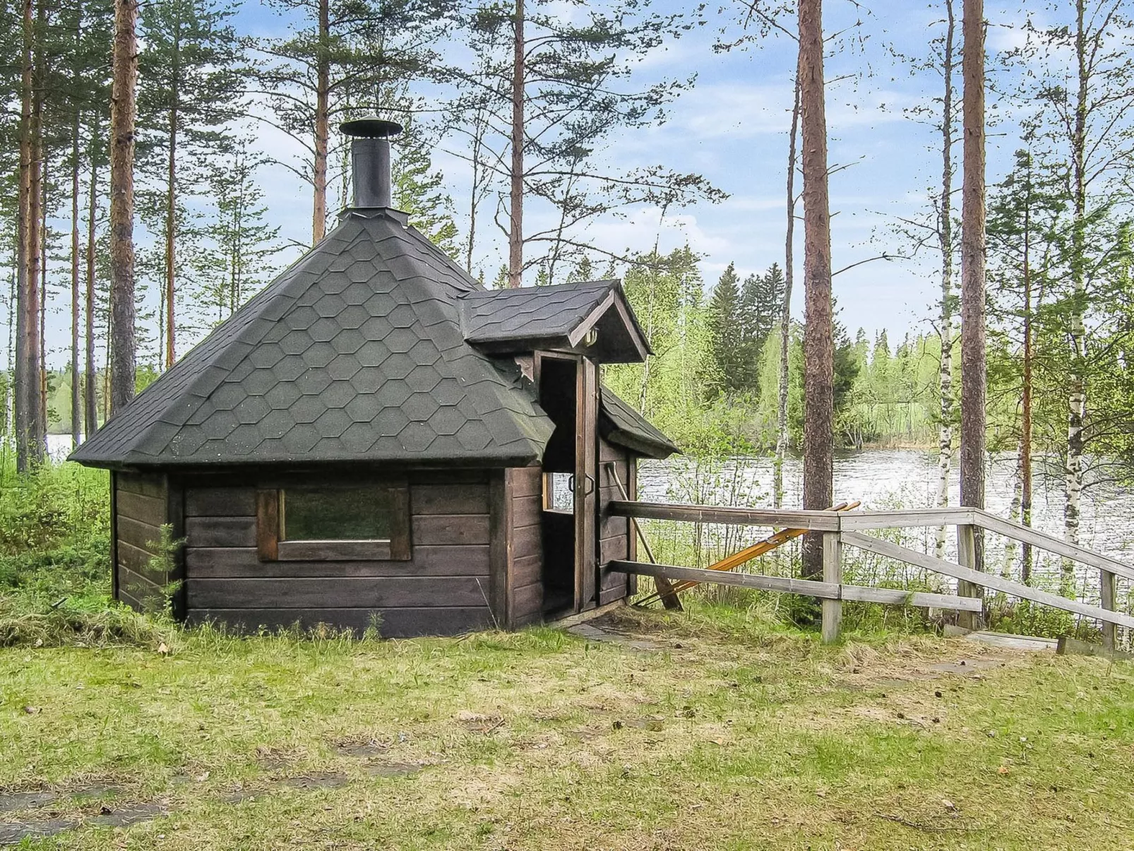 Yläneuvola silta-Dedans