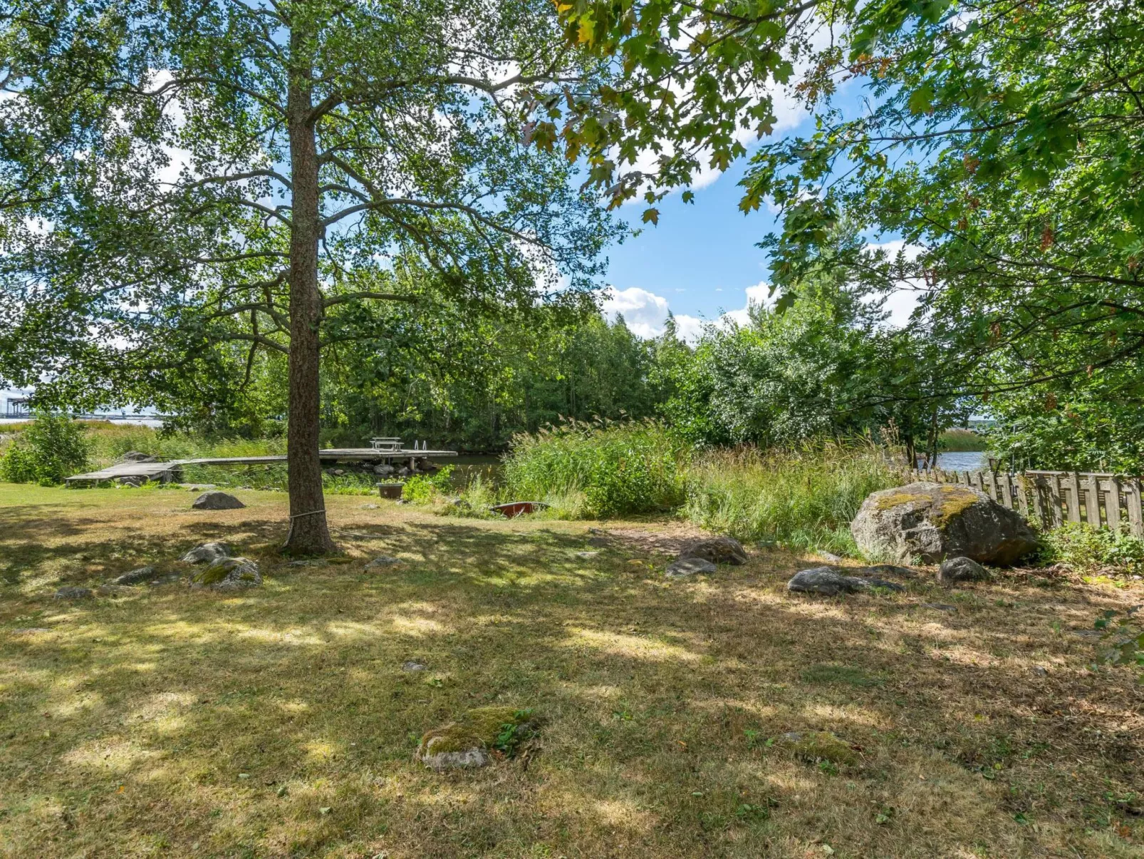 Lampaluodon punainen tupa-Dedans