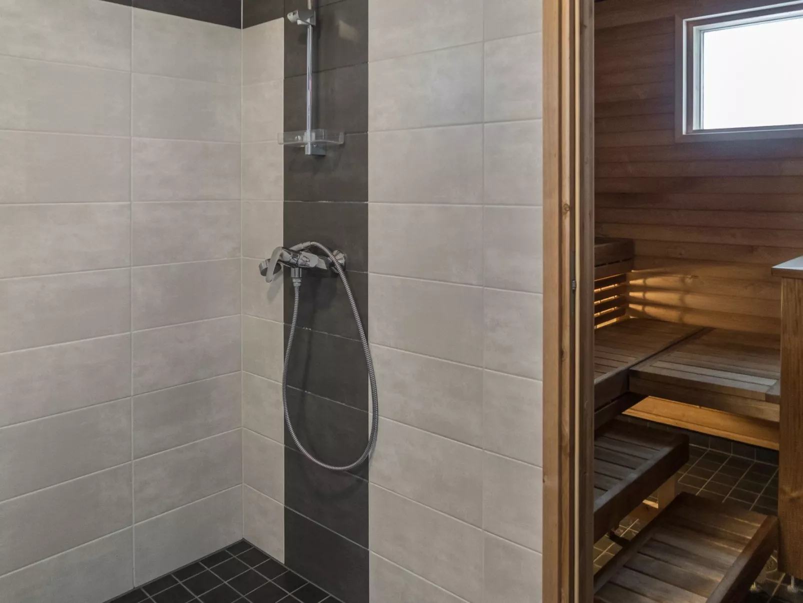 Klz rodoniitti-Drinnen