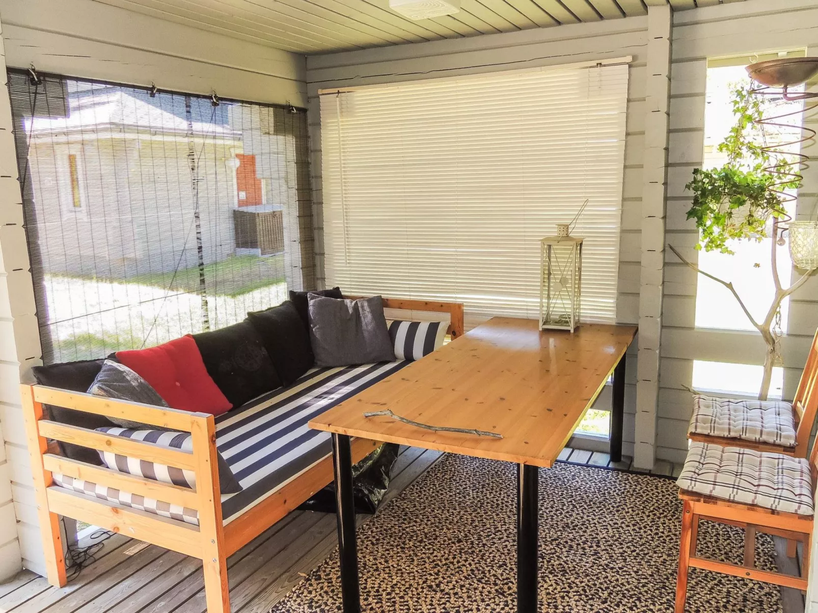 Karjalan veikko 2 b-Dedans