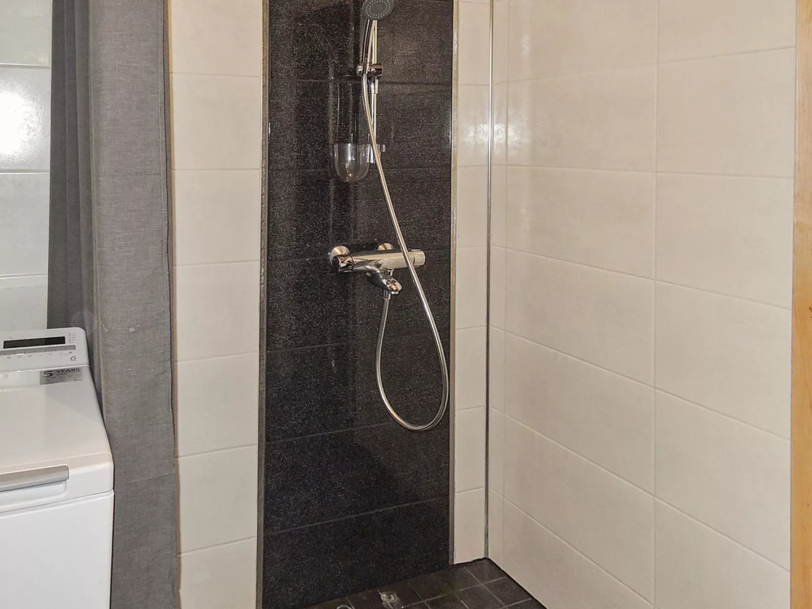 Nesterin helmi-Dedans