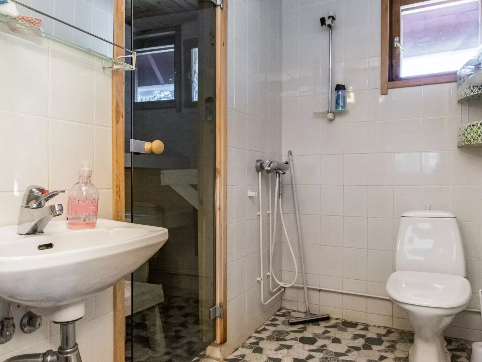 Kulma-alpit a paritalon yläk-Inside