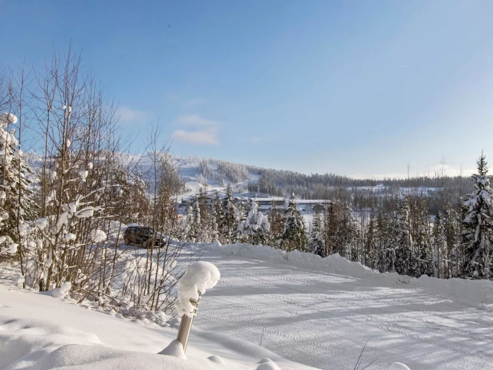 Hallan paroni b paritalo-Drinnen