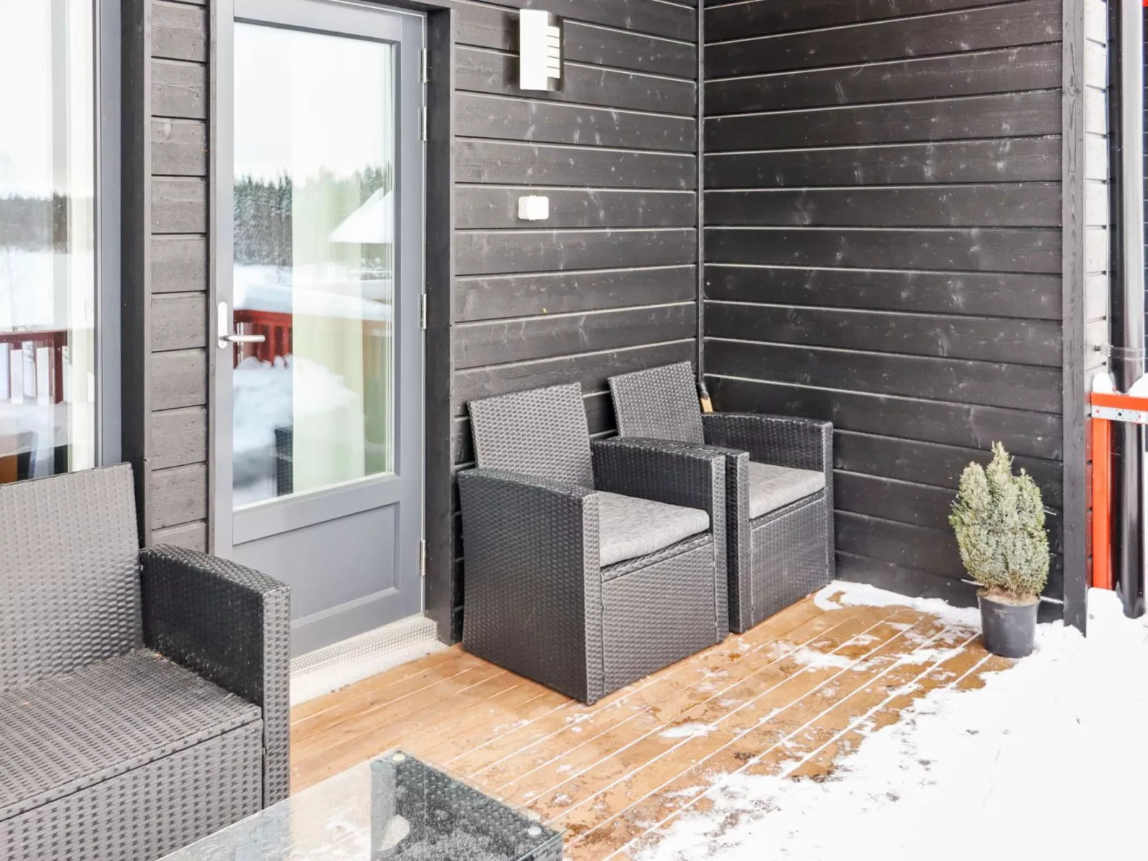 Skivillas 47 ukkohalla (a3)-Dedans