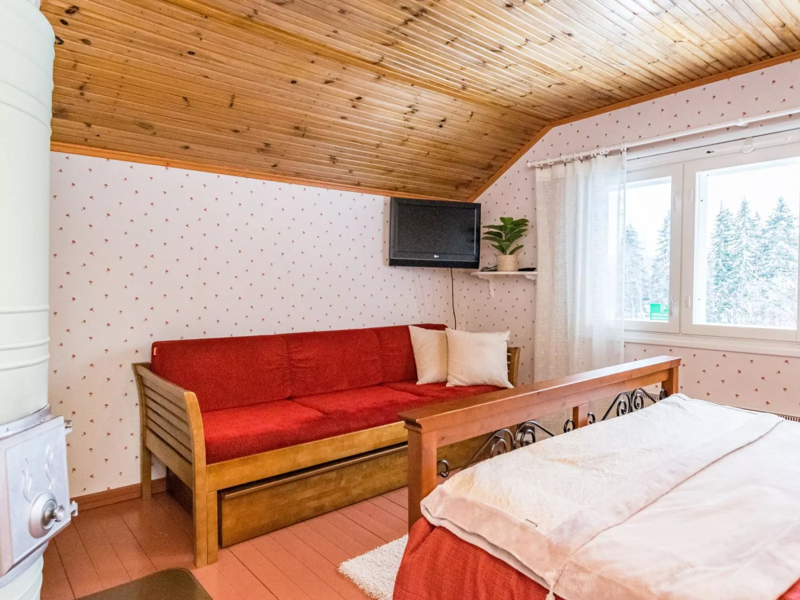 Wanha karminranta-Inside