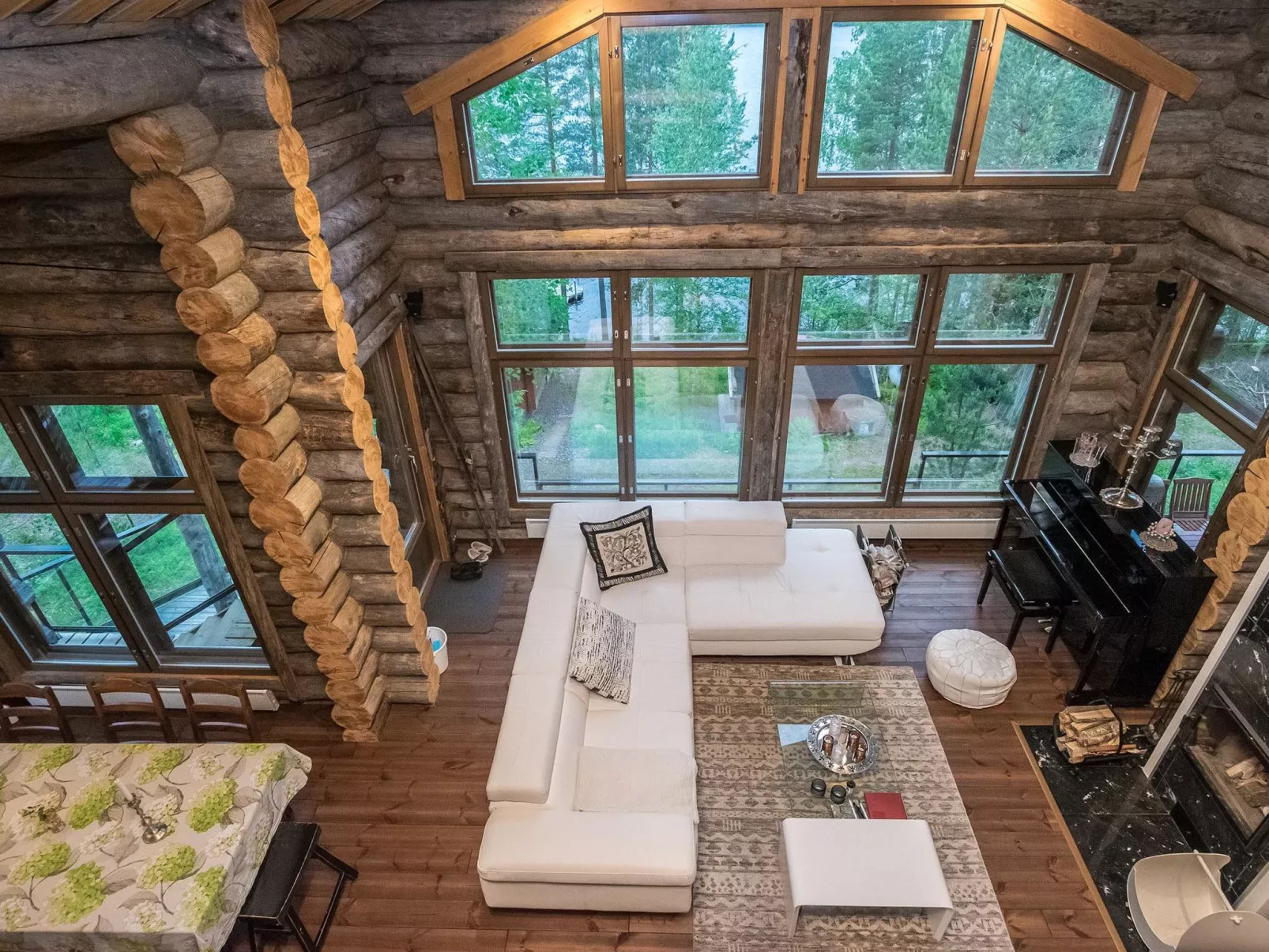 Villa sieponpesä-Drinnen