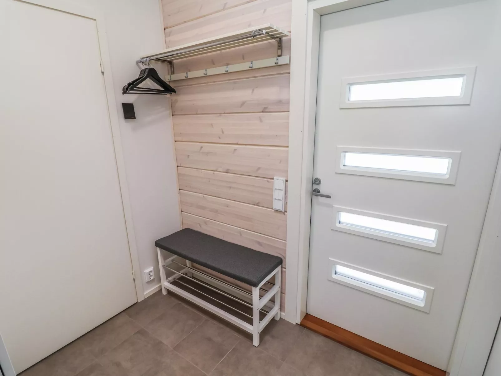 Koukkupolku 5-Drinnen