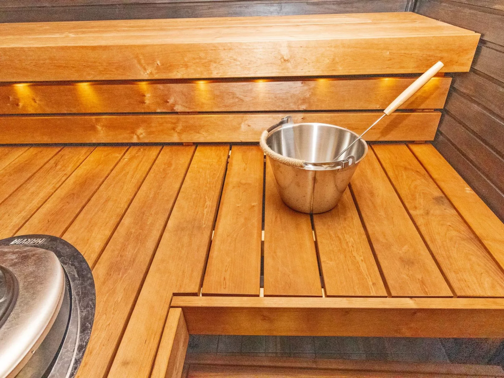 Tahkon käkikello-Dedans