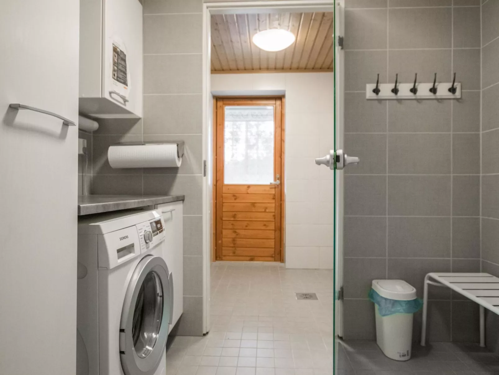 Sinisen tien helmi-Drinnen