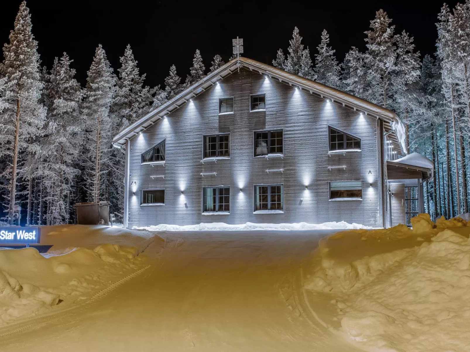 Levi star west b-Drinnen