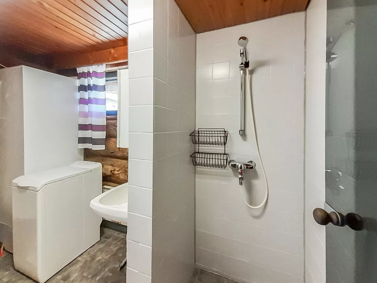 Mustalampi 2 kurkiaura-Dedans