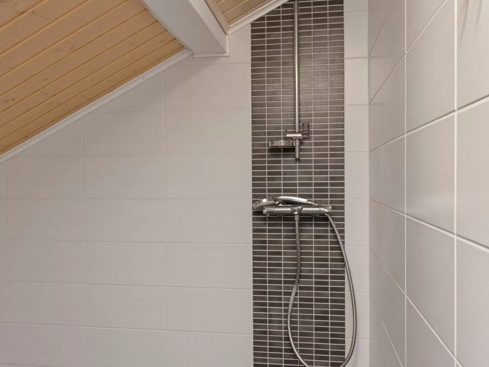 4 seasons hymy b-Dedans