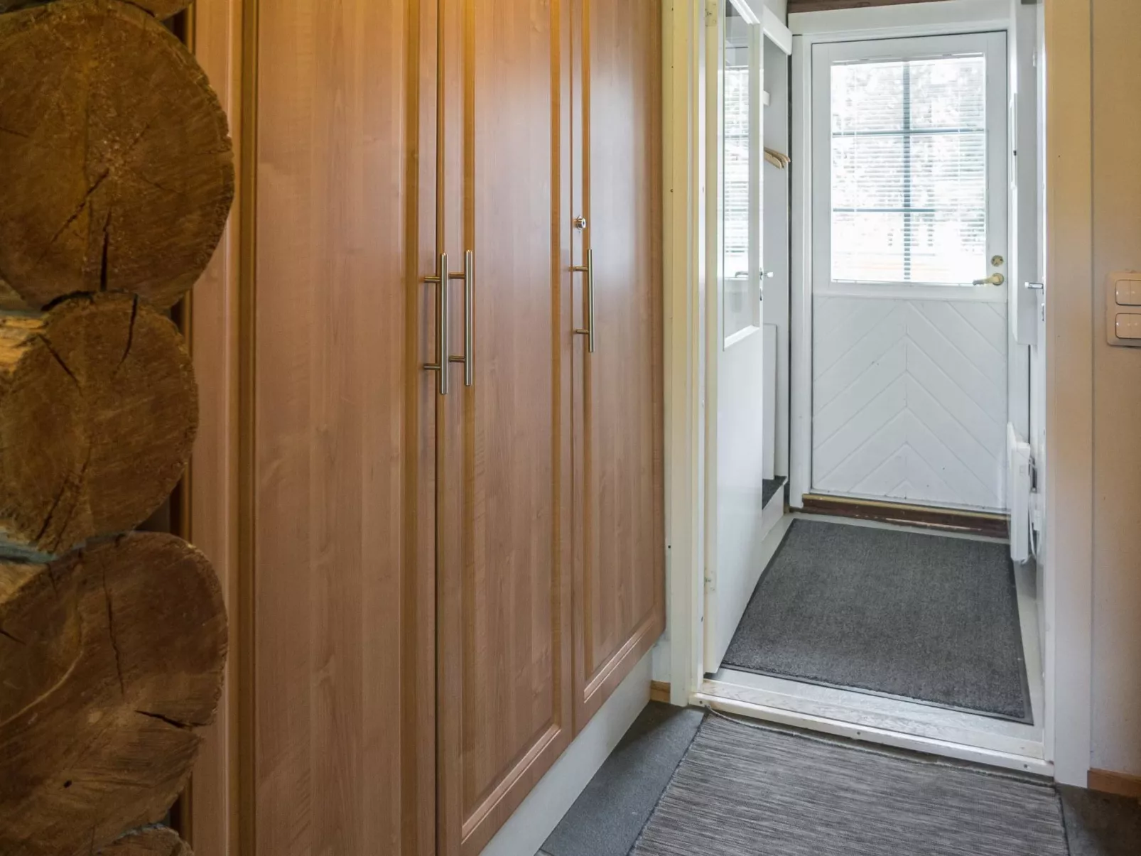 Vuokatinportti a4-Inside