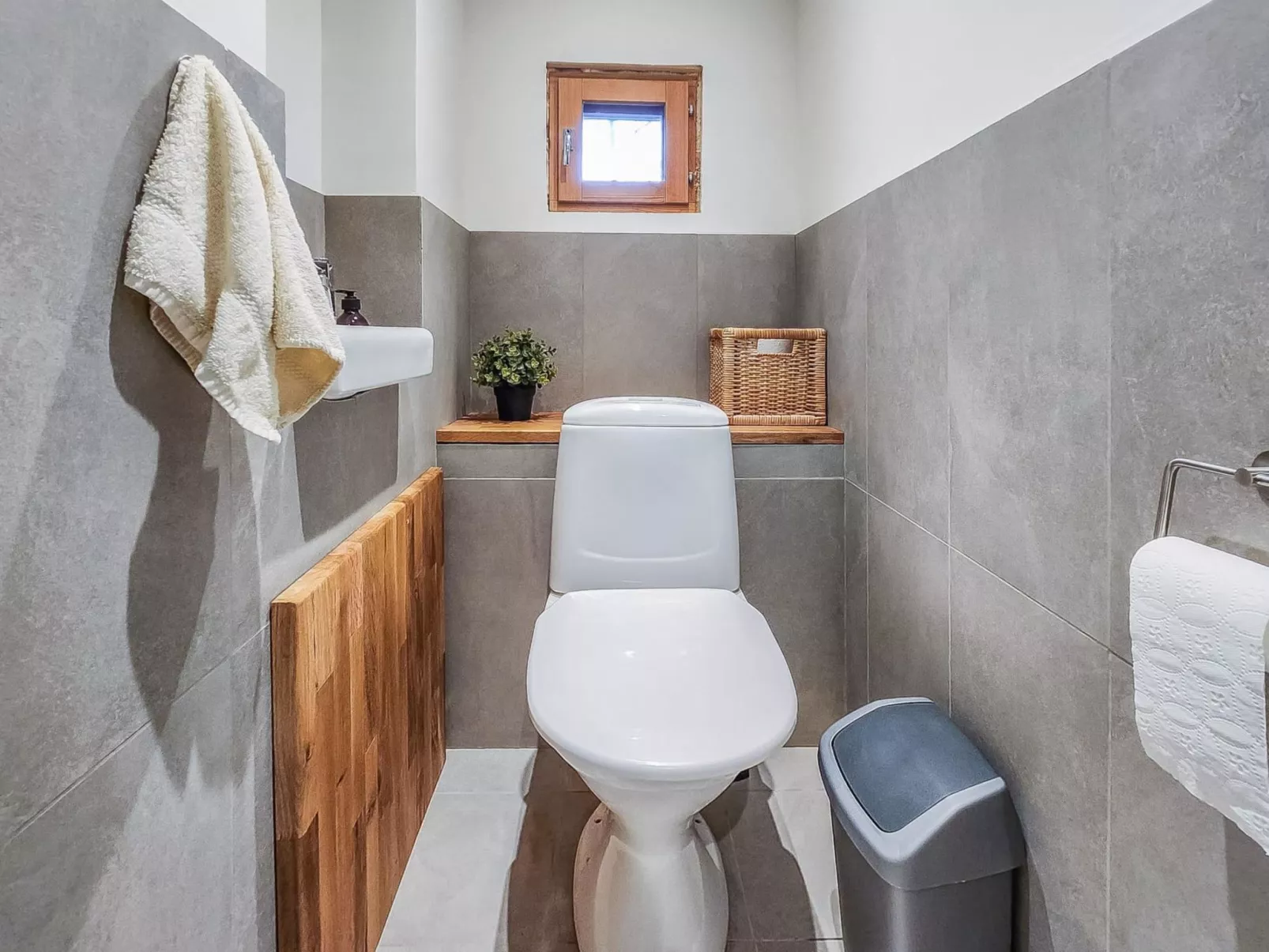 Artturin mökki-Dedans