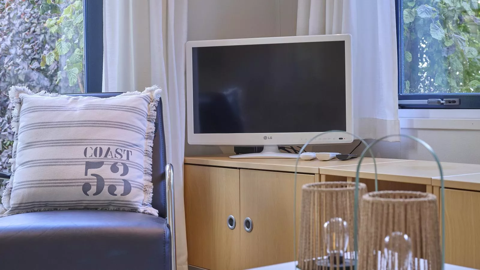 Chalet Sea Birds-Living room