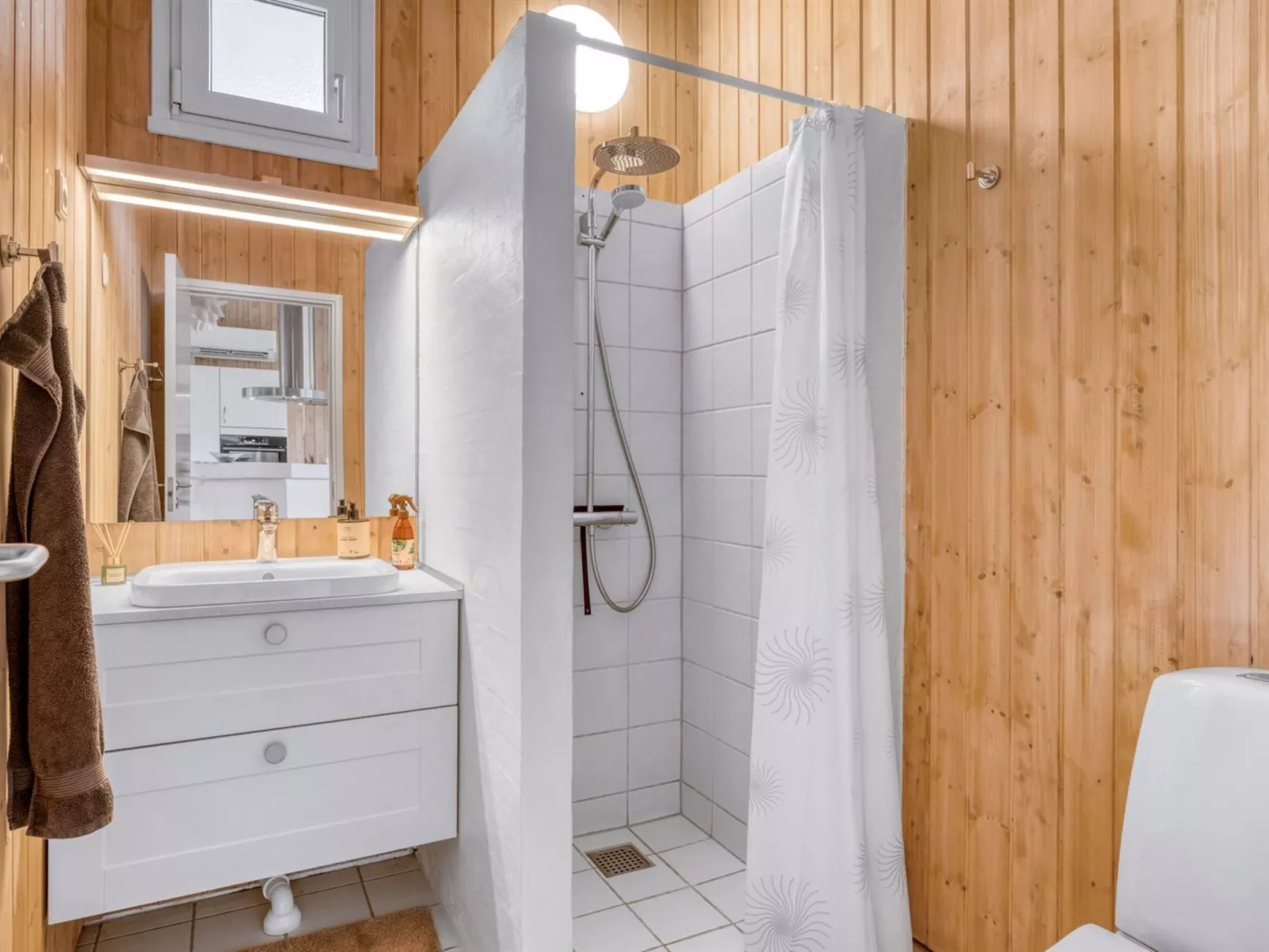 "Gunborg" - 2.5km from the sea-Inside