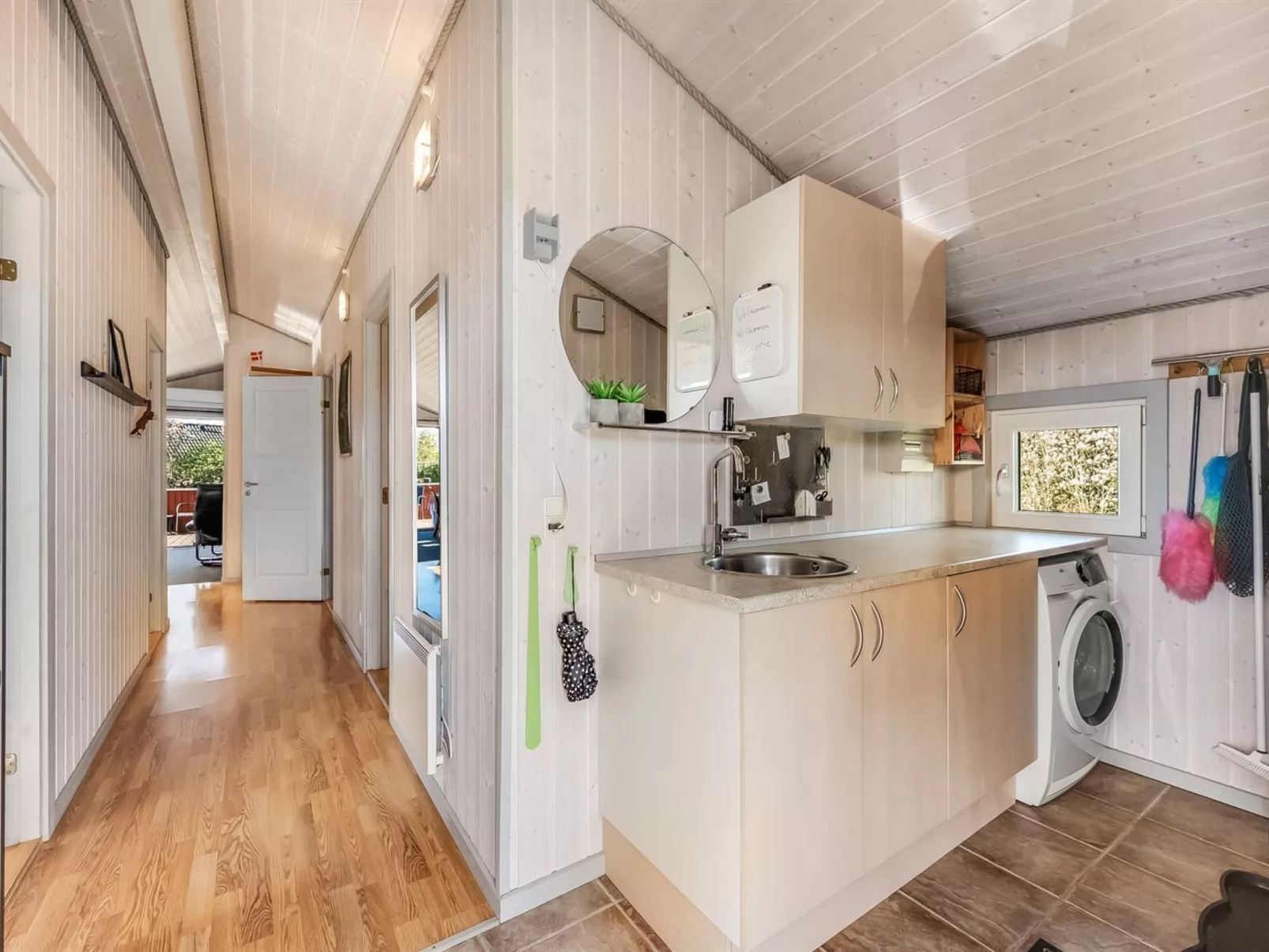 "Seba" - 1km to the fjord-Inside