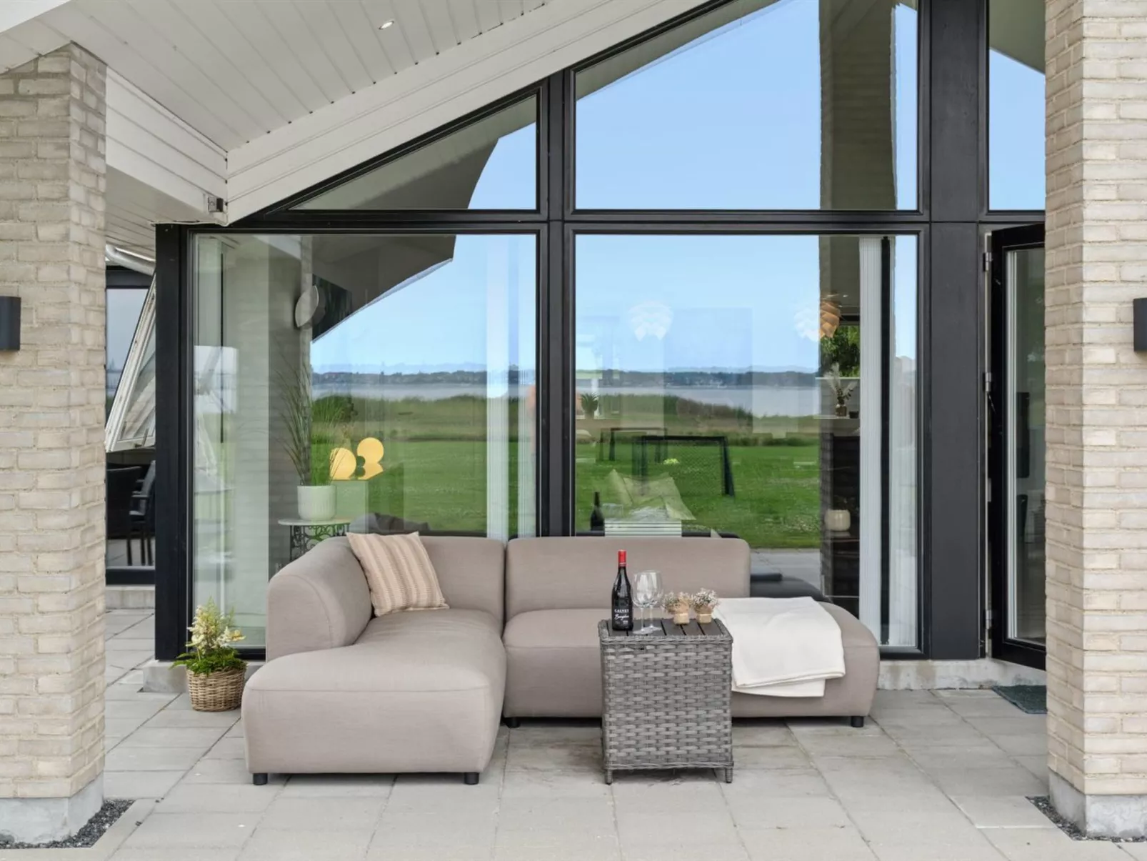 "Thyra" - 50m to the fjord-Draußen