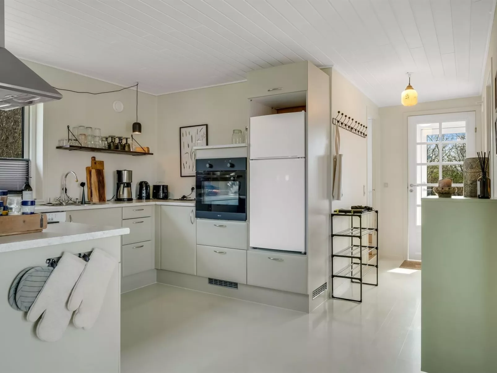 "Lenya" - 300m to the fjord-Inside