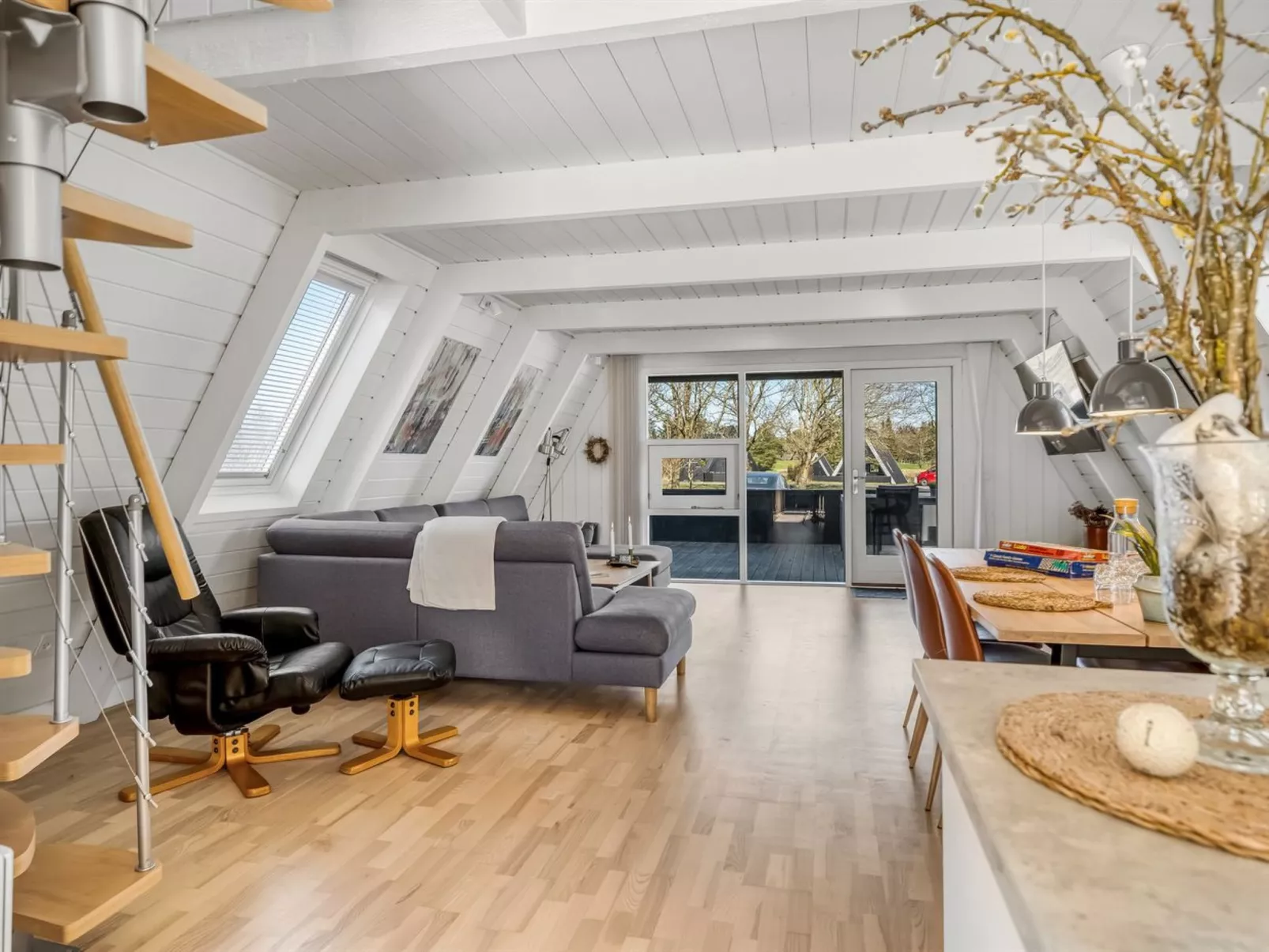 "Kauno" - 16km to the fjord-Dedans