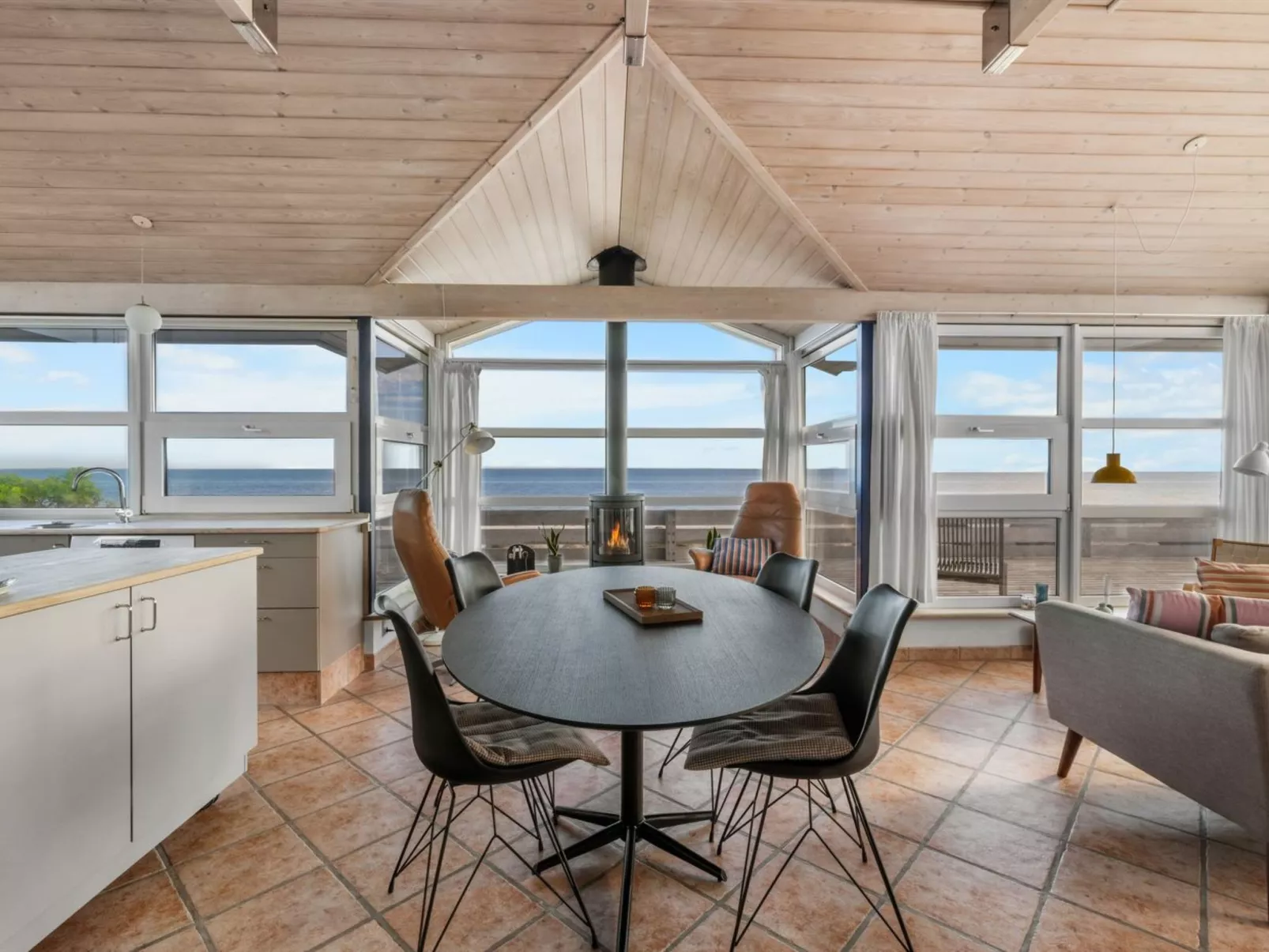 "Amila" - 10m from the sea-Dedans