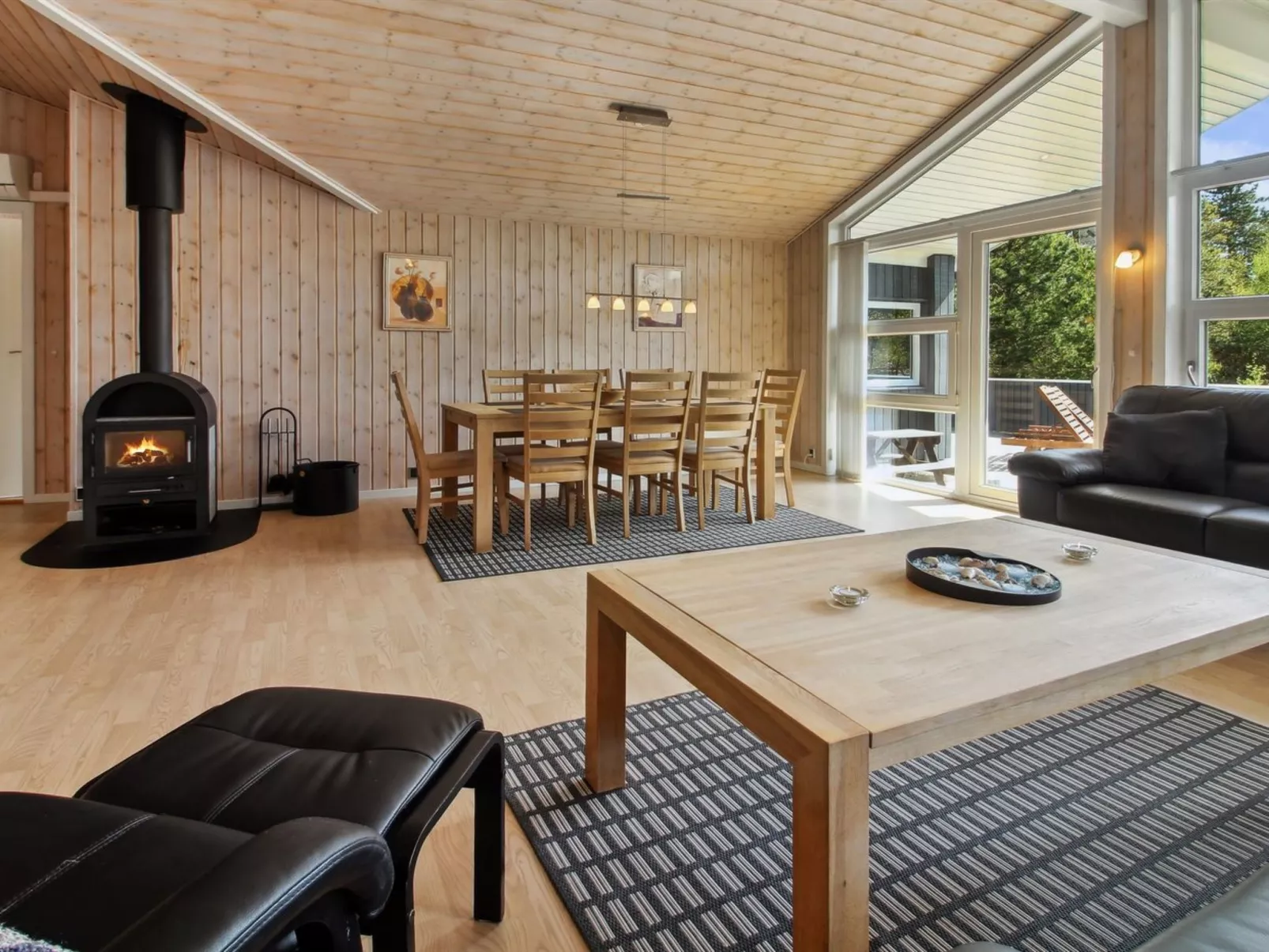 "Kiowa" - 4km from the sea-Drinnen