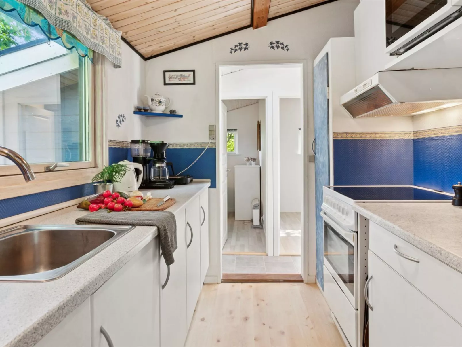 "Alfa" - 350m from the sea-Drinnen