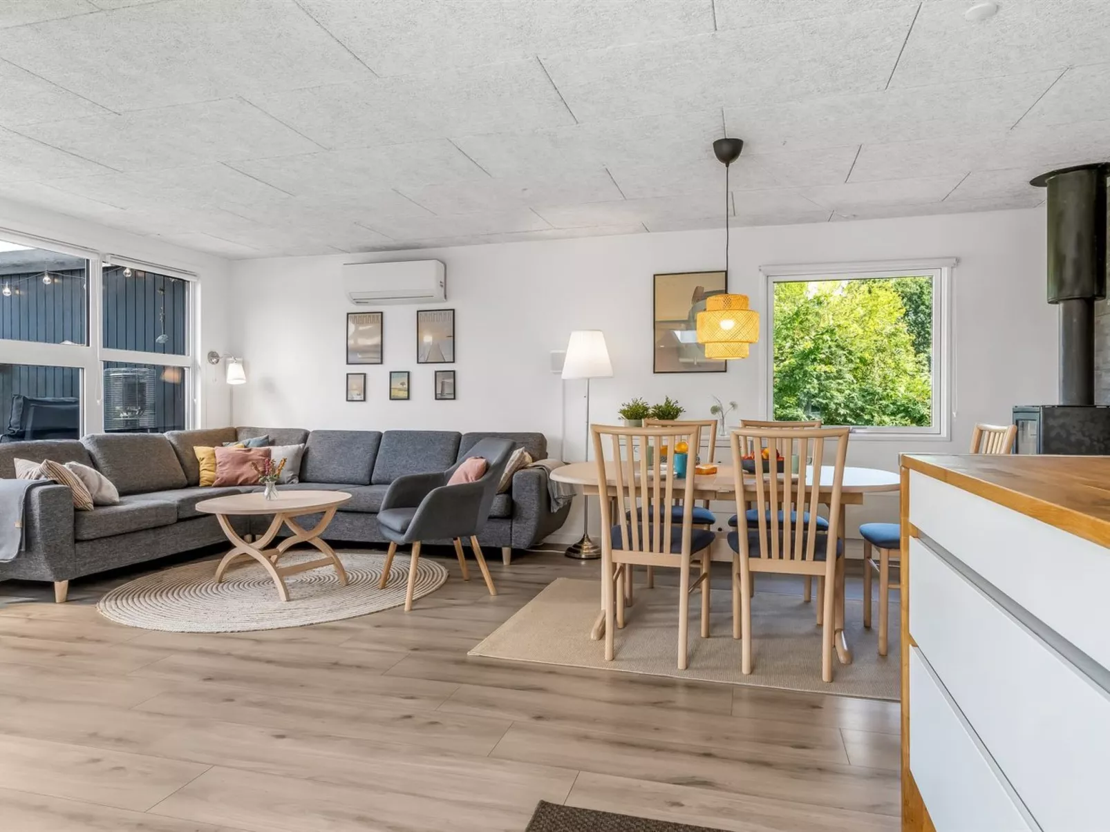 "Elske" -  from the sea-Inside