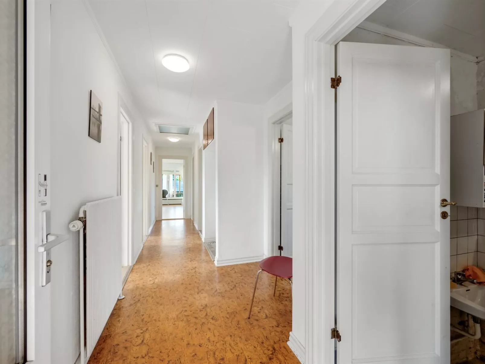 "Svein" - 500m to the fjord-Drinnen