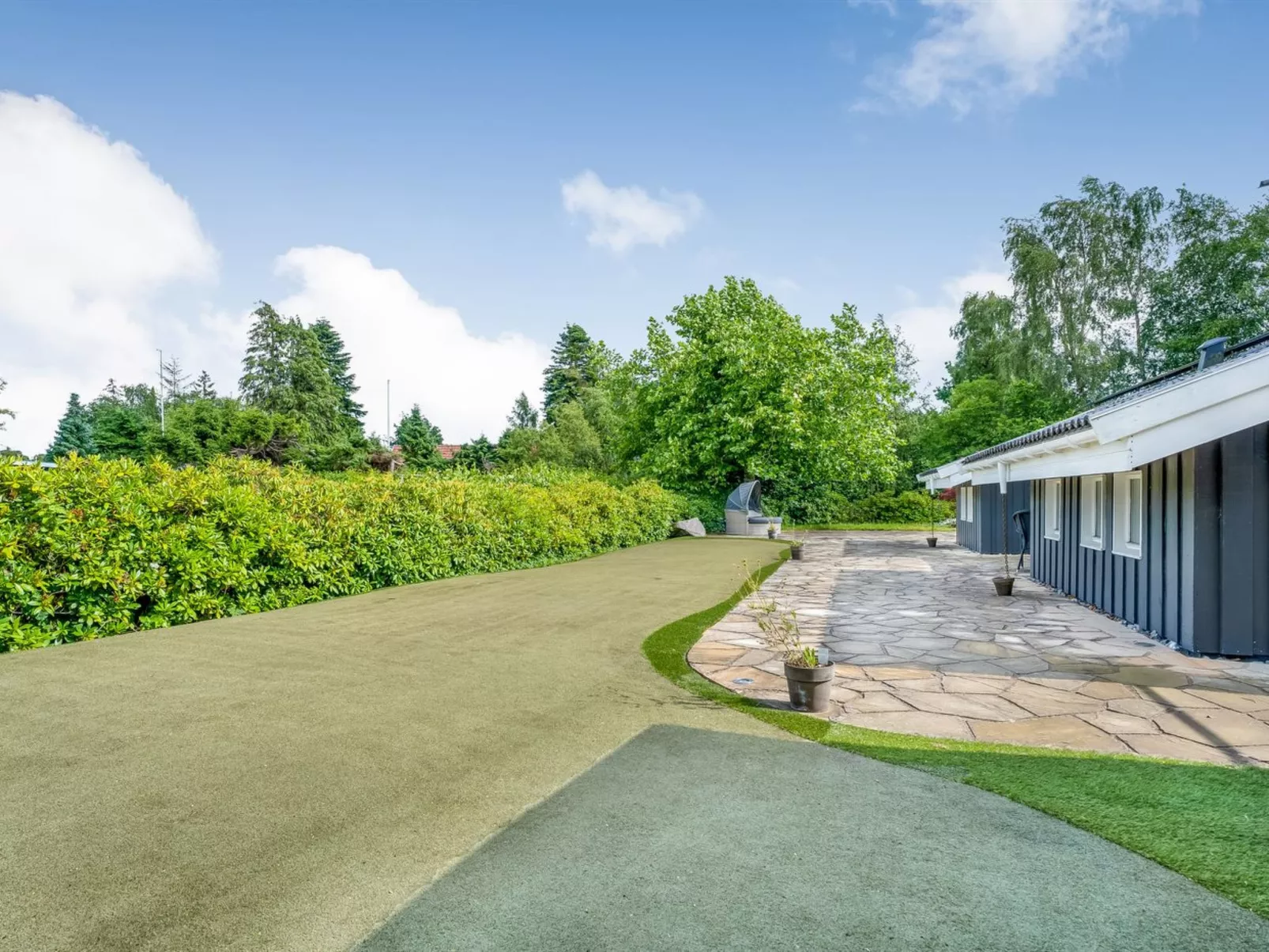 "Ellie" - 700m from the sea-Outside