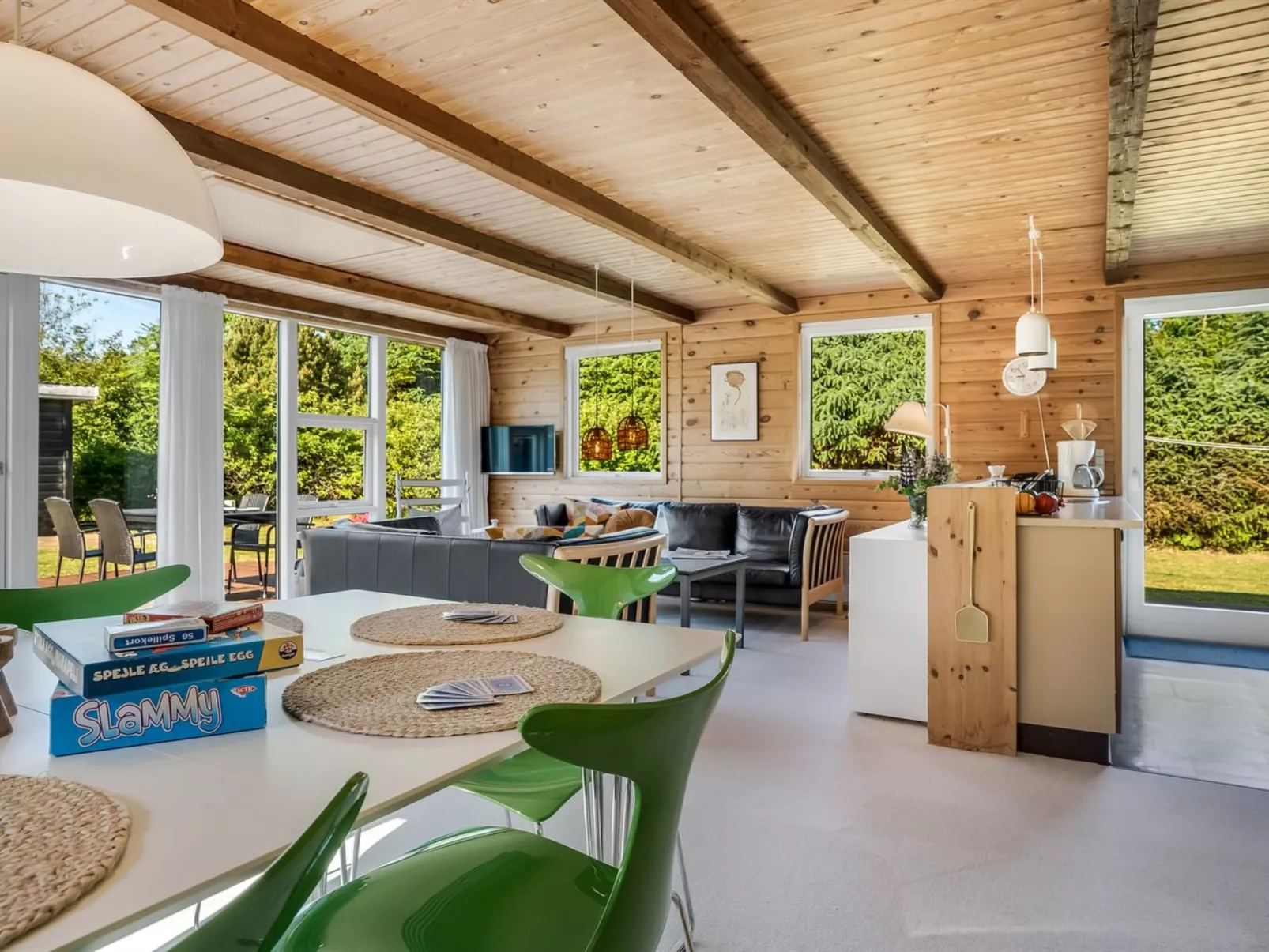 "Laris" - 700m to the fjord-Dedans