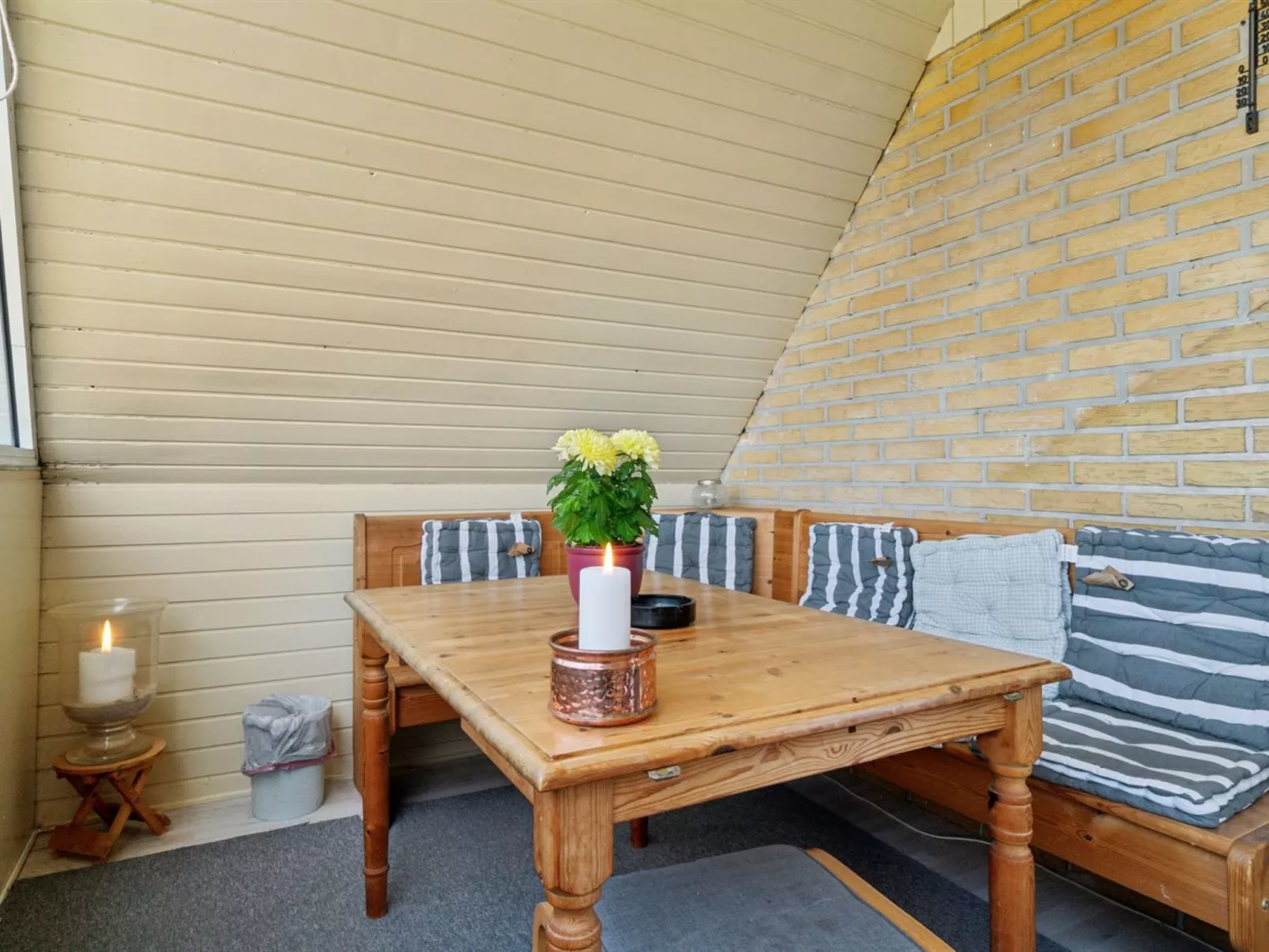 "Lacey" - 4km from the sea-Inside