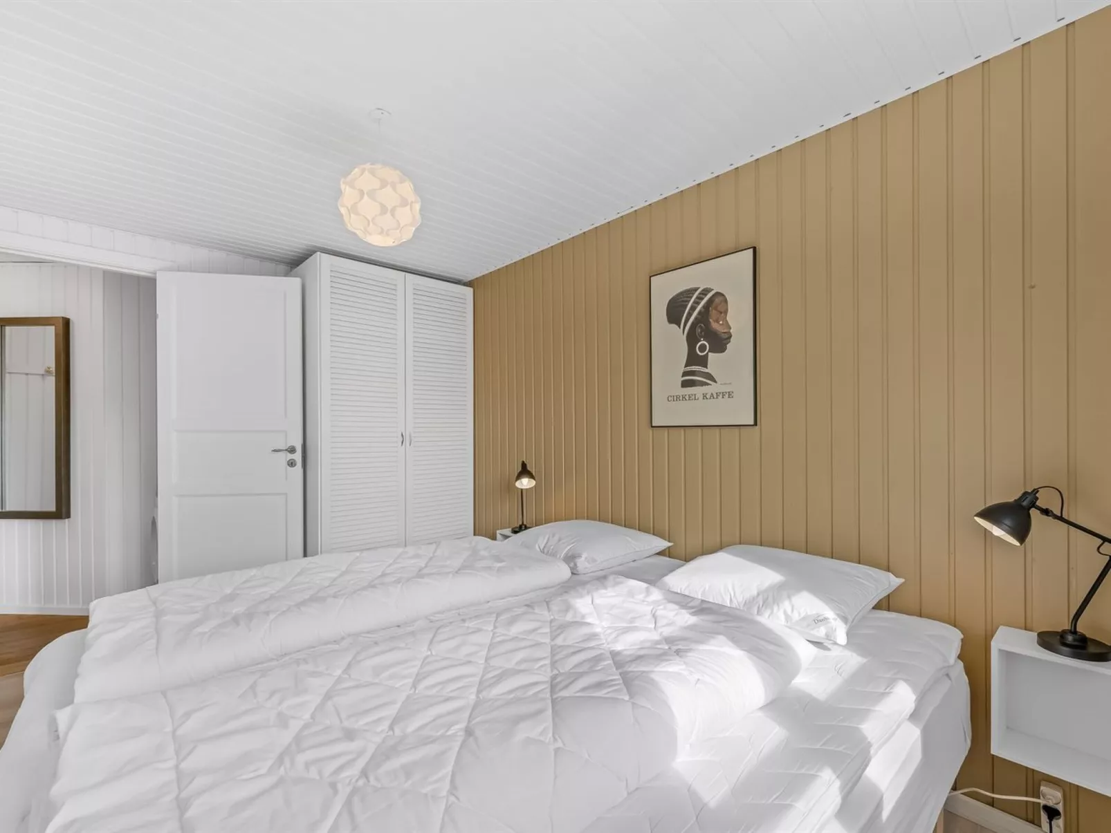 "Åse" -  from the sea-Dedans