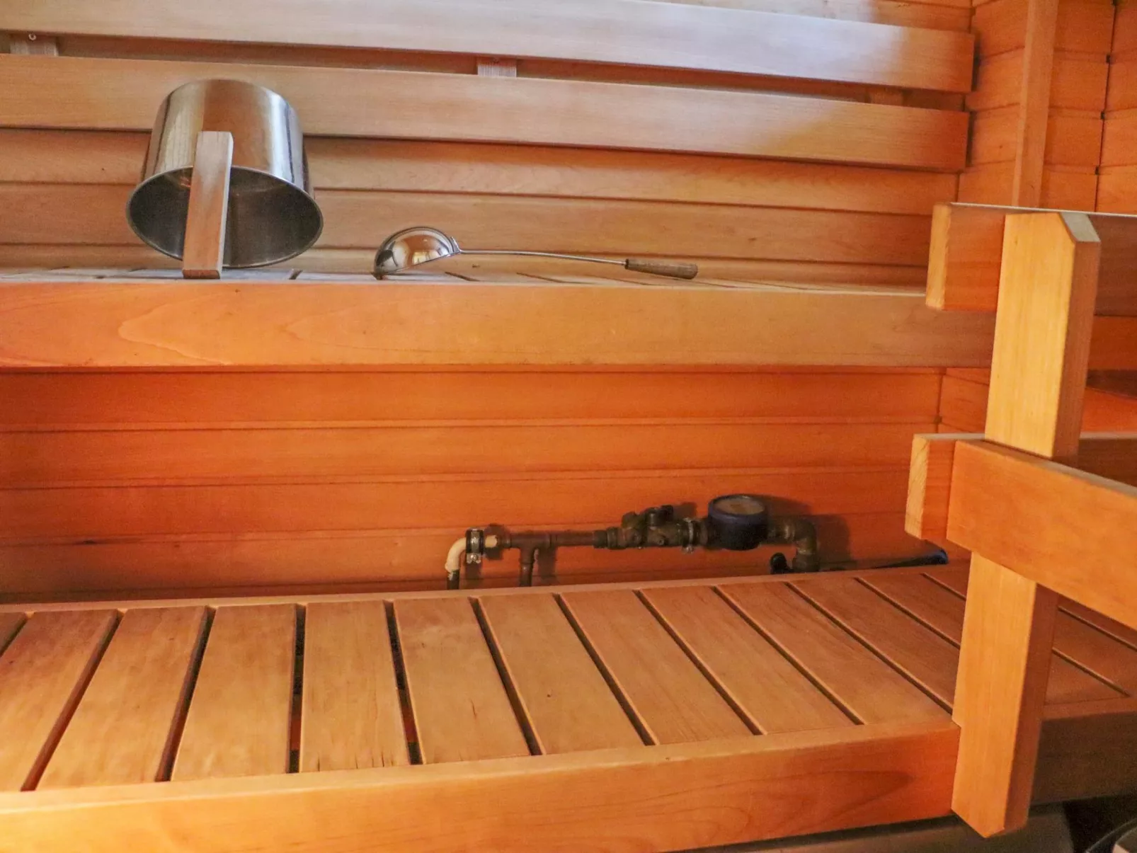 Mukalilla, paritalo sis loppusiivouksen-Dedans