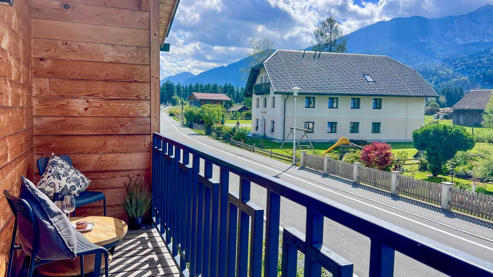 Rattendorf 1A-Terrasse / balcon