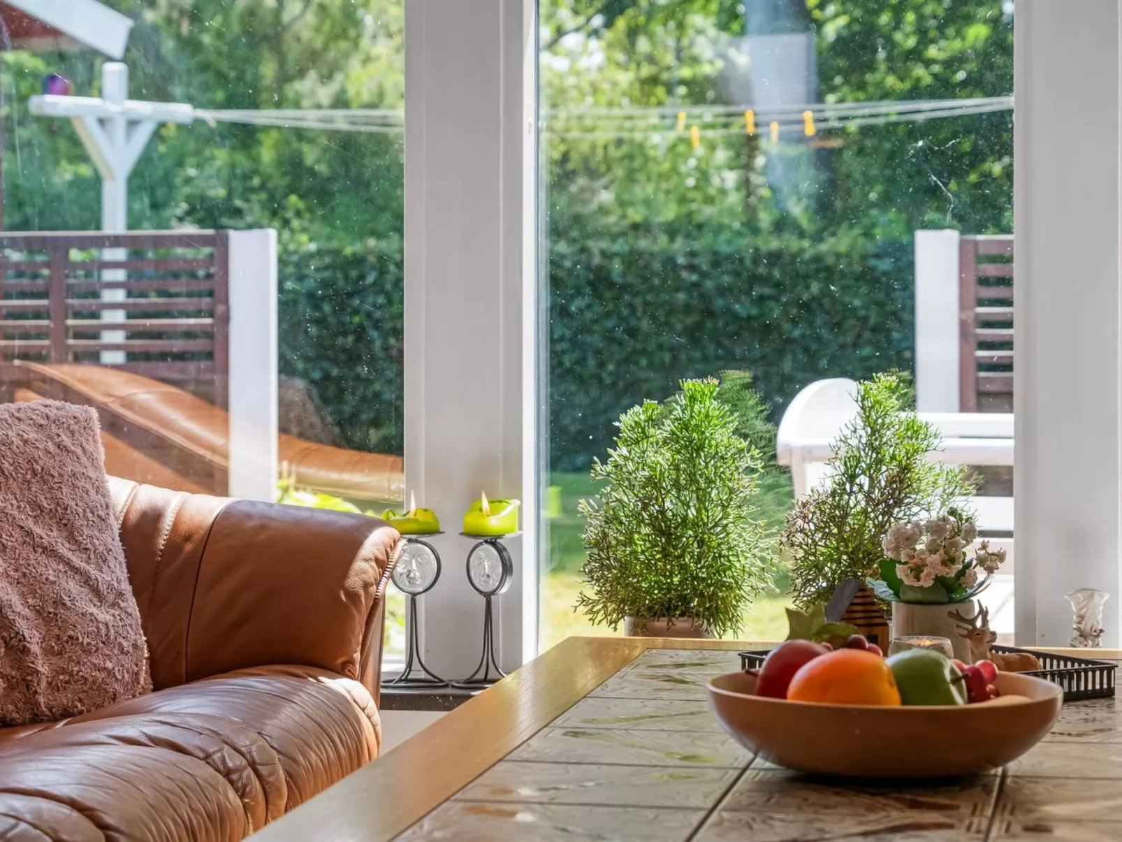 "Sallie" - 500m to the fjord-Drinnen