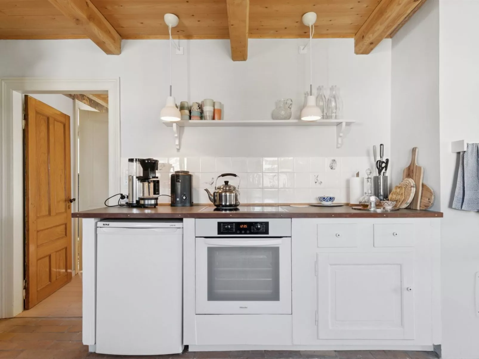 "Aarni" - 6.5km from the sea-Inside