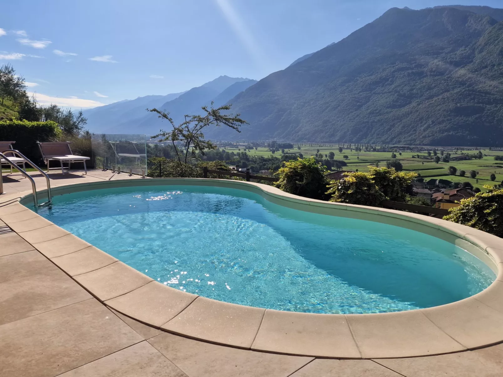 Valley View Pool Apartment-Outside