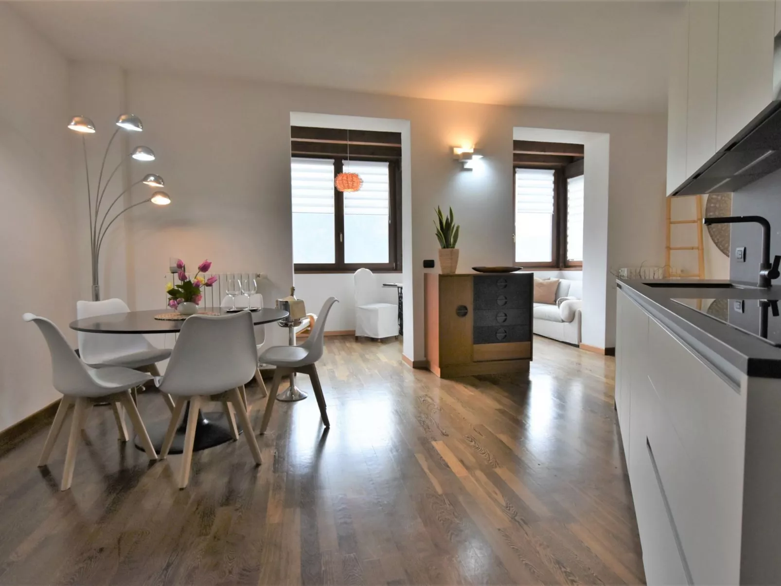 Valley View Pool Apartment-Inside