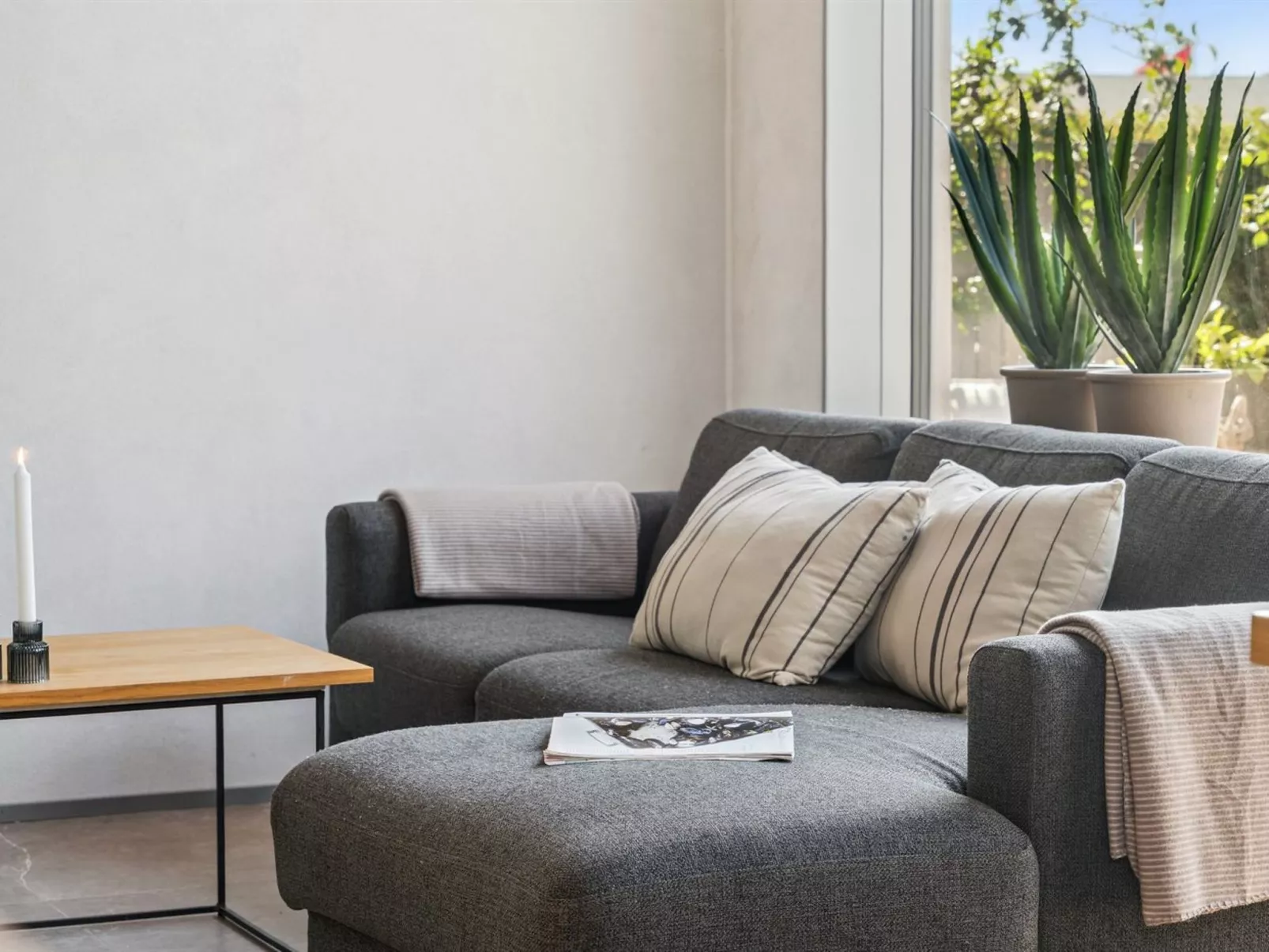 "Elvie" - 150m from the sea-Dedans